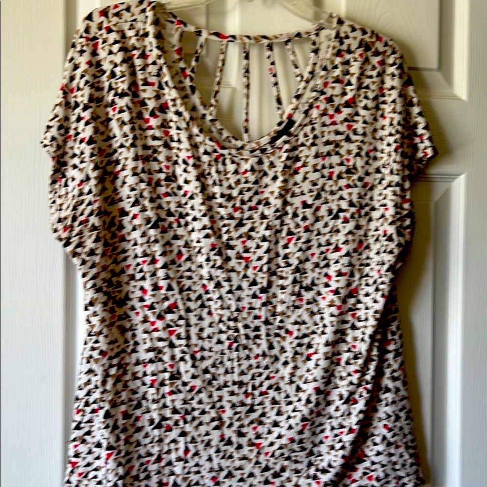 Apt 9 top